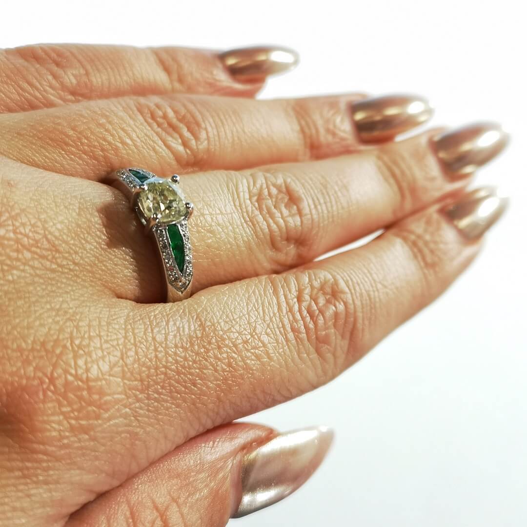 Antique Diamond & Emeralds 18K White Gold Ring - SOPHYGEMS