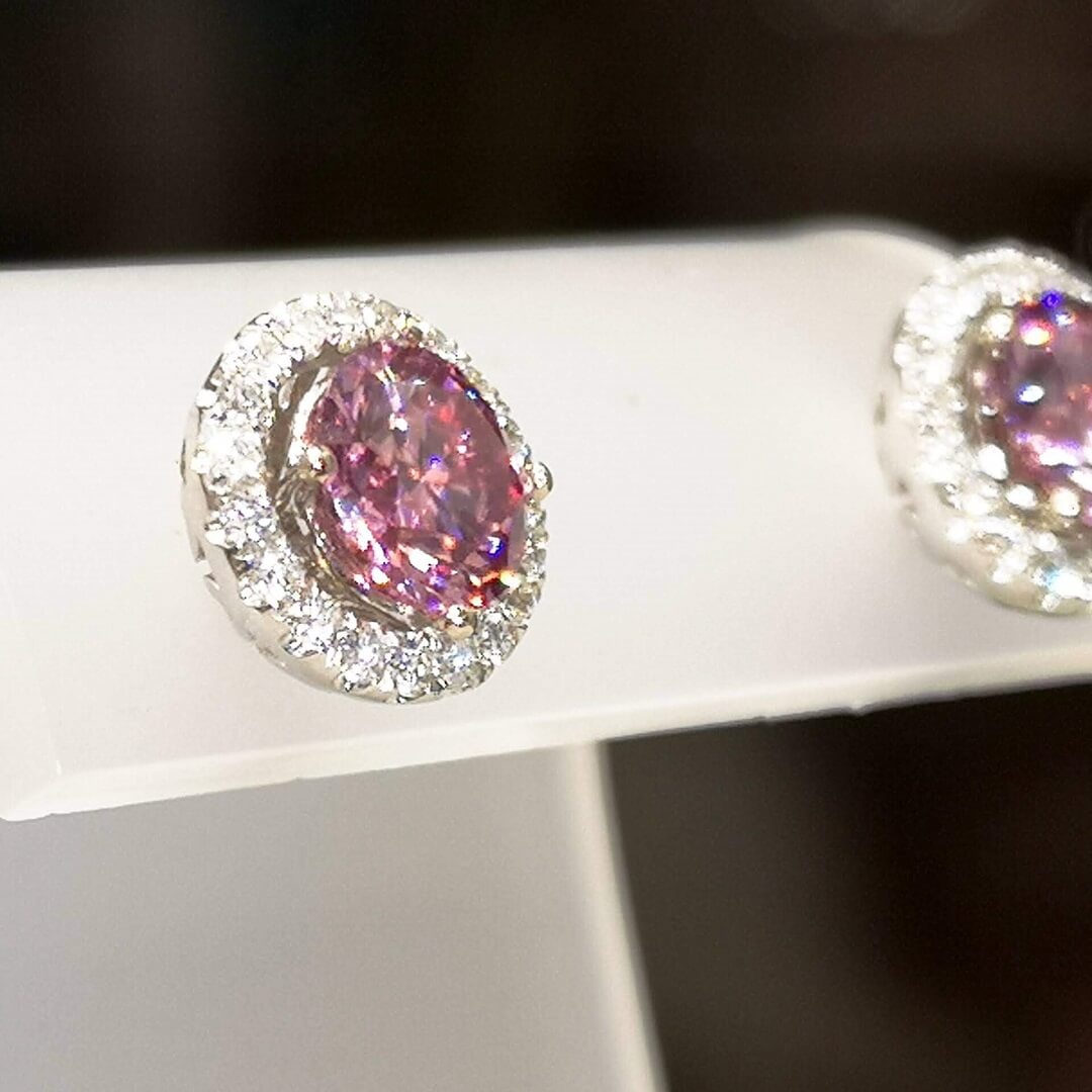 Gold Earrings with Diamonds and Pink Moissanite - SOPHYGEMS