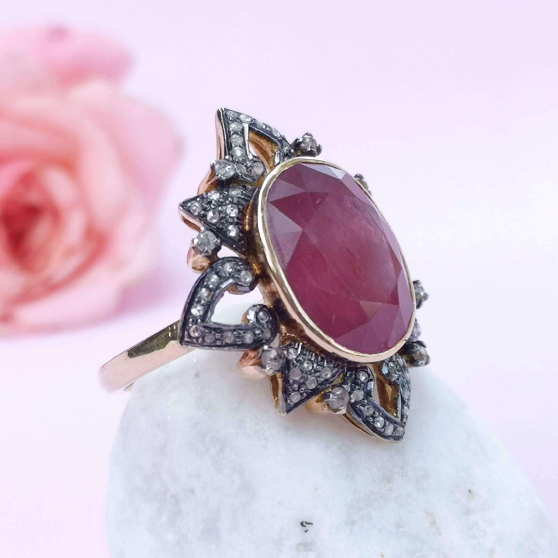 Ruby and Diamonds 14K Gold Ring Vintage design - SOPHYGEMS