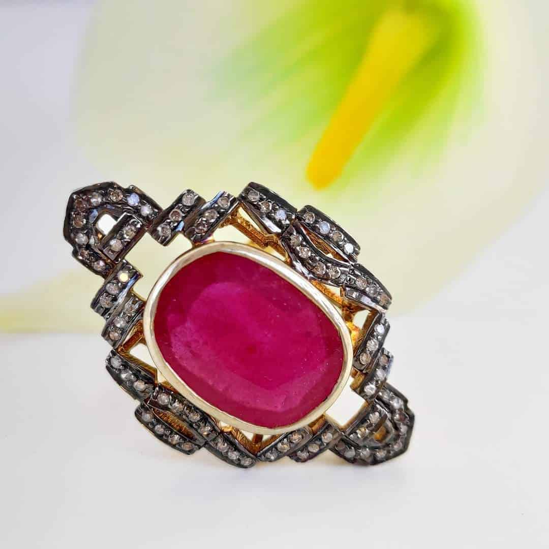 Vintage Gold Ring With Ruby & Diamonds - SOPHYGEMS
