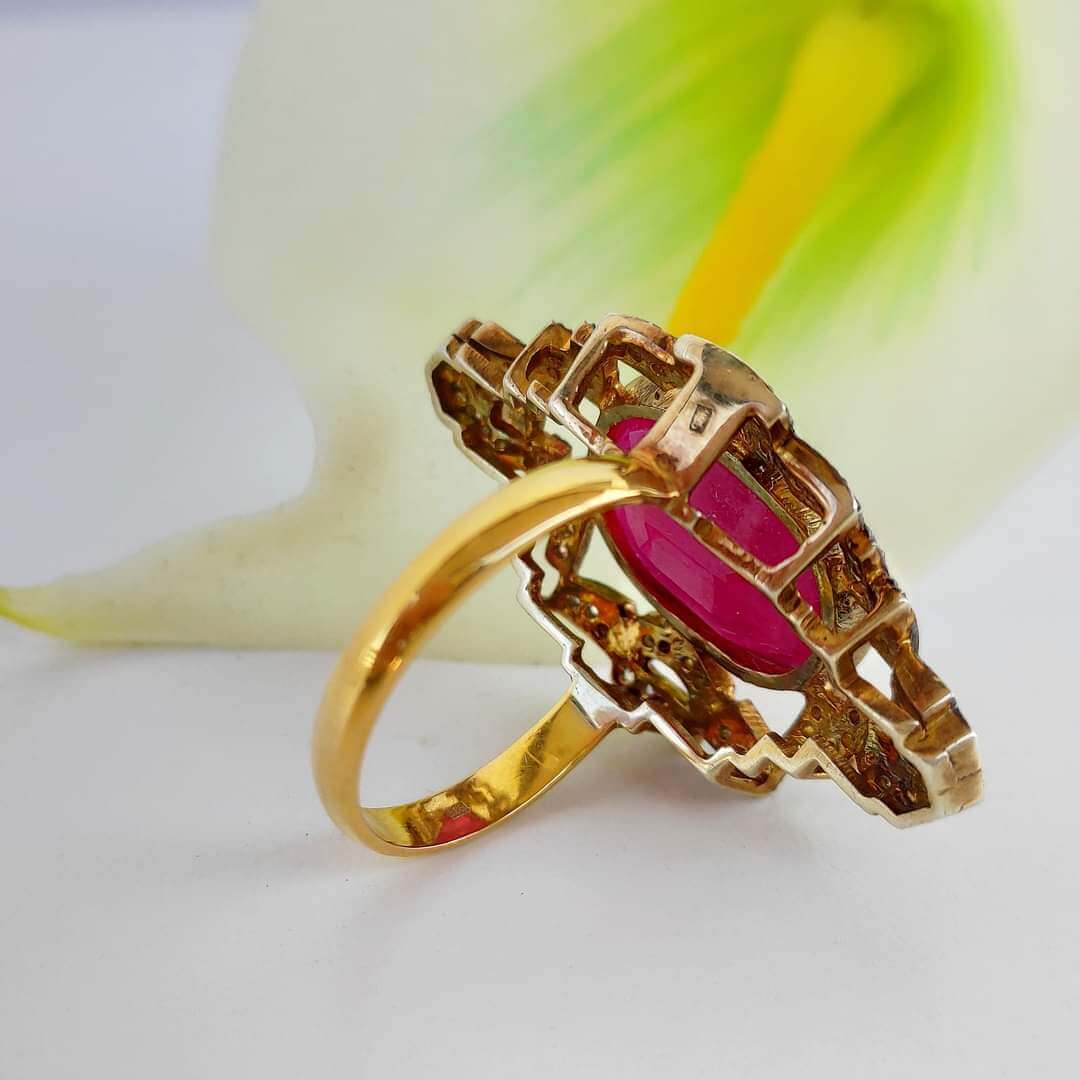 Vintage Gold Ring With Ruby & Diamonds - SOPHYGEMS