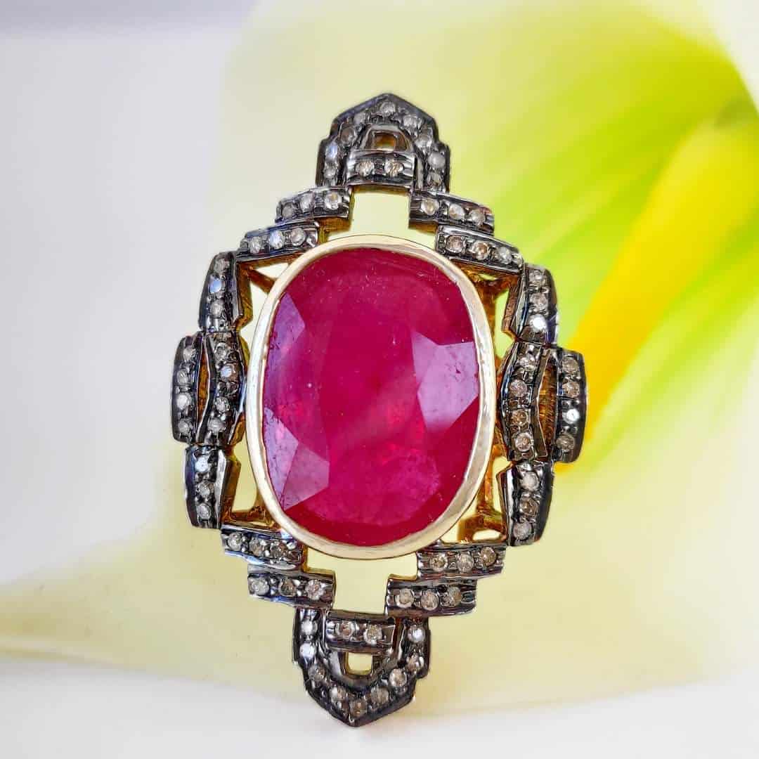 Vintage Gold Ring With Ruby & Diamonds - SOPHYGEMS