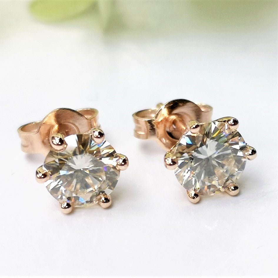 1ct Moissanite Round Brilliant 9K Gold Stud Earrings - SOPHYGEMS