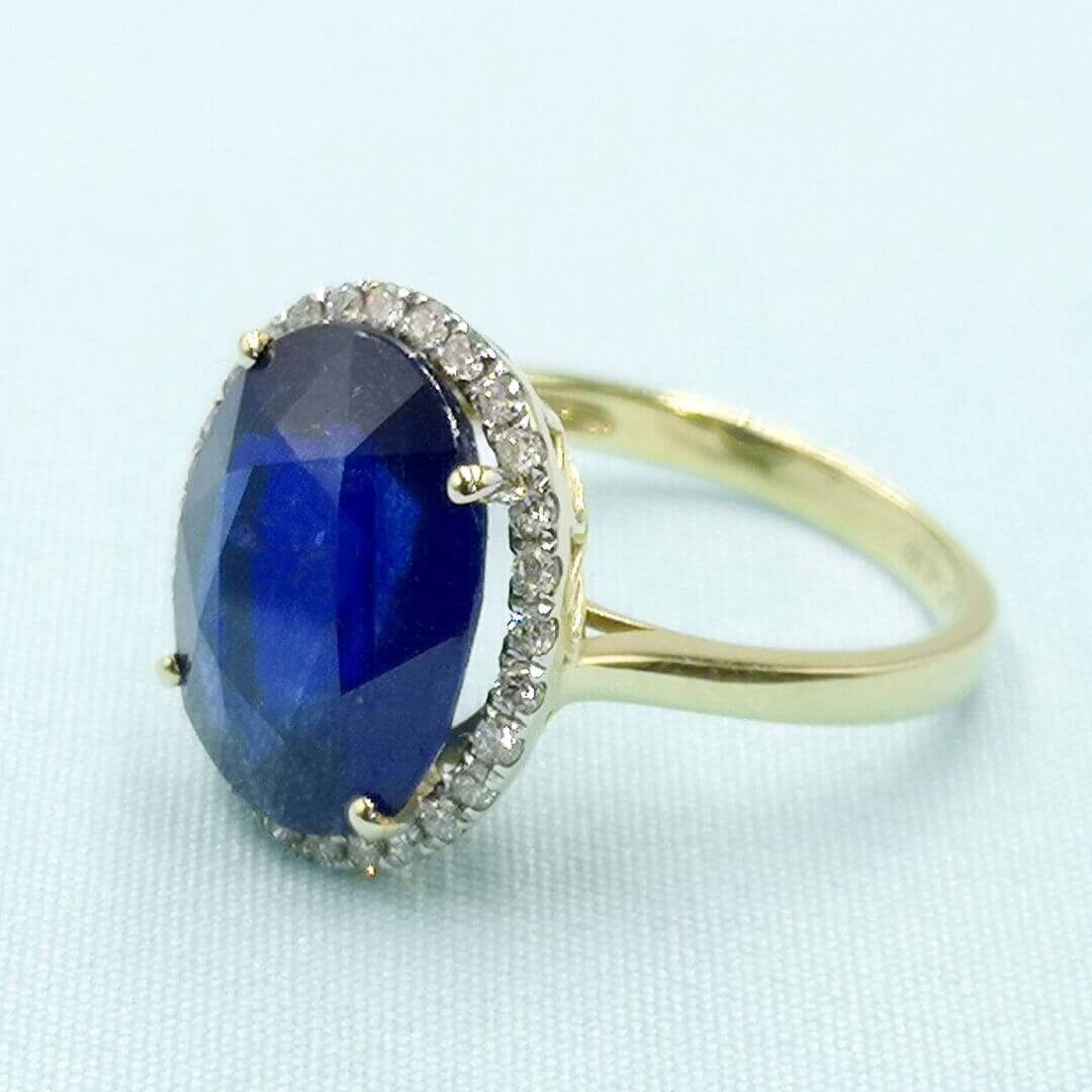 7.8 CTW Sapphire and Diamond Gold Ring - SOPHYGEMS