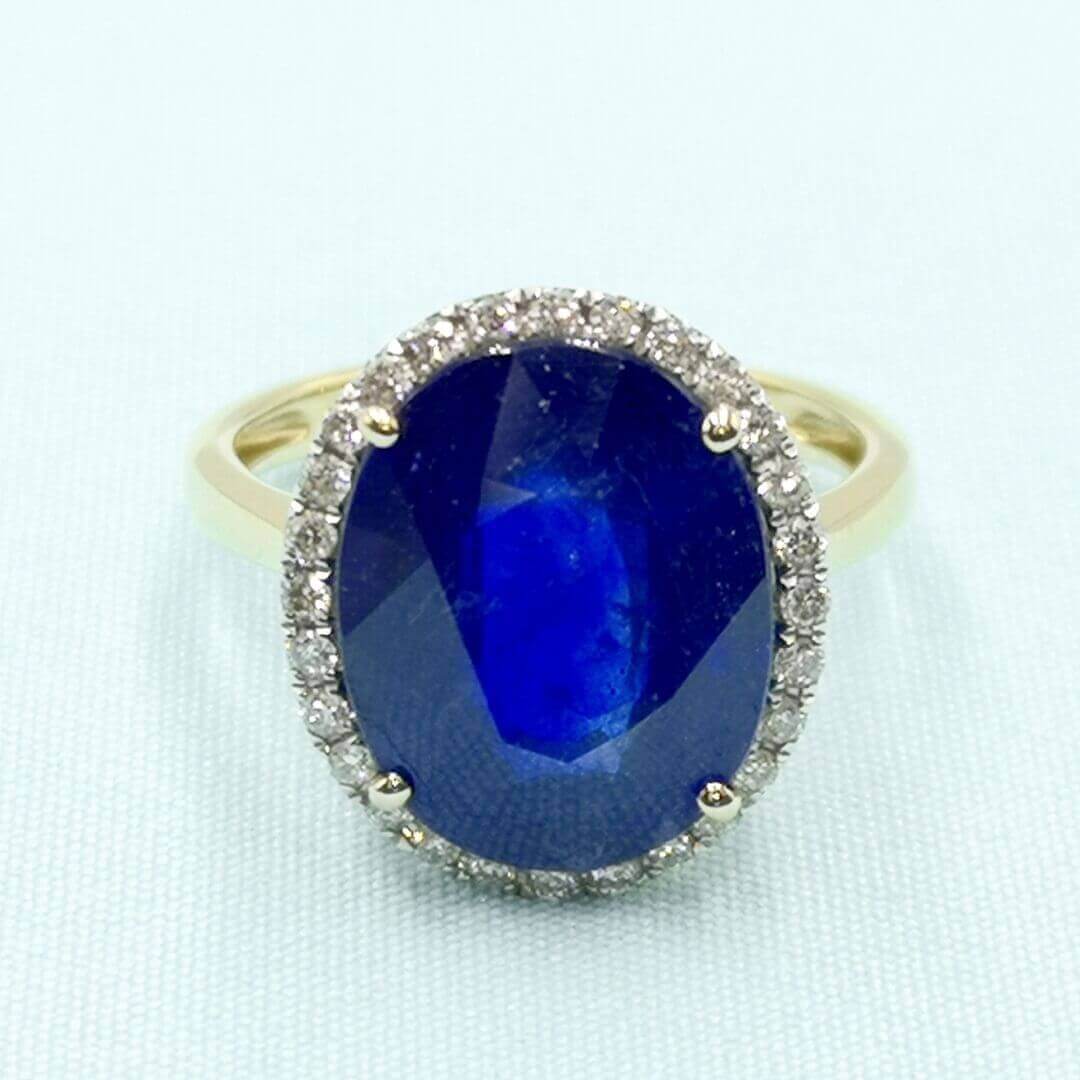 7.8 CTW Sapphire and Diamond Gold Ring - SOPHYGEMS