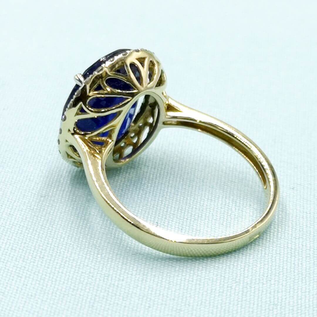 7.8 CTW Sapphire and Diamond Gold Ring - SOPHYGEMS