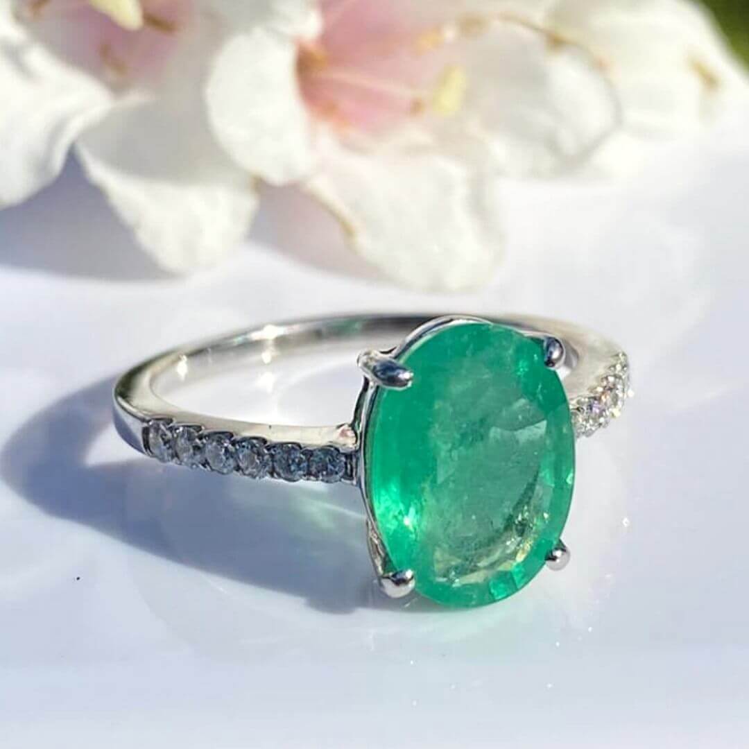 Emerald 3ct & Diamonds 18K White Gold Ring - SOPHYGEMS