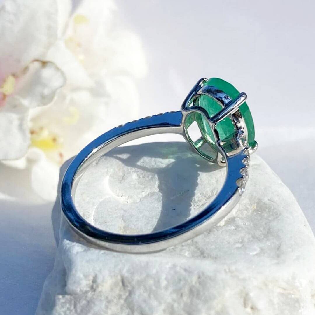 Emerald 3ct & Diamonds 18K White Gold Ring - SOPHYGEMS