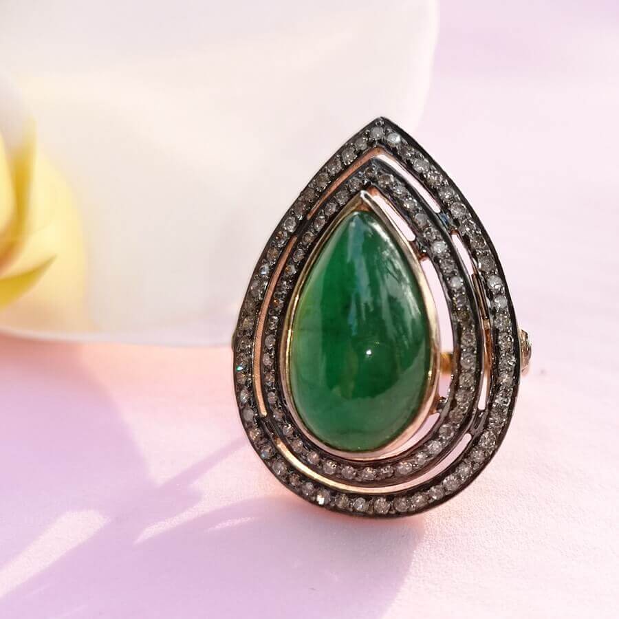 Emerald 6ct and Diamonds Gold Ring - SOPHYGEMS